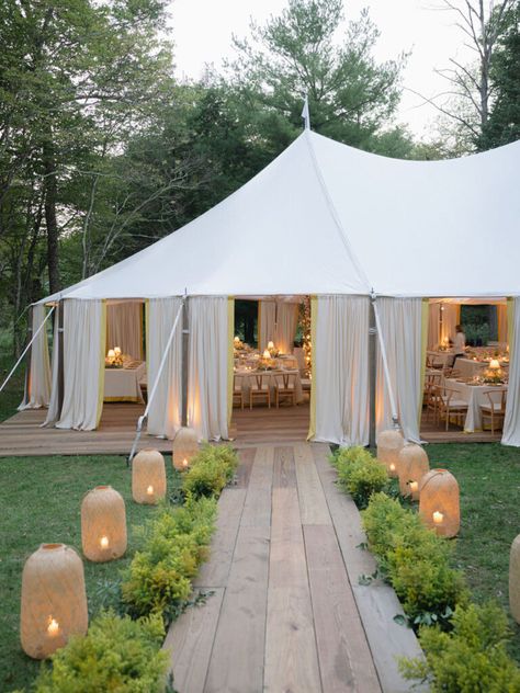 Neutral Outdoor Wedding Decor, Country Tent Wedding, Large Backyard Wedding, Backyard Wedding Tent, Outdoor Wedding Entrance, Casual Outdoor Wedding, Country Fest, Outdoor Tent Wedding, Backyard Celebration