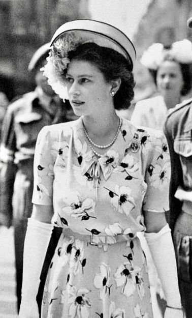 Queen Elizabeth 2 Princess Lilibet, Elizabeth Windsor, Young Queen Elizabeth Ii, Birthday Queen Crown, Anne Princess Royal, Queen Elizabeth Photos, Queen Elizabeth 2, Queen Elizabeth The Queen Mother, Elizabeth Queen