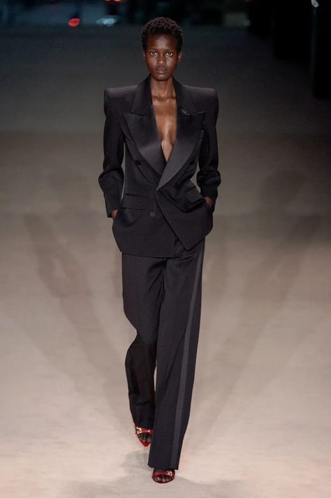 Saint Laurent Fall 2022, Ysl Fashion Show, Ysl Outfit, Ysl Runway, Ysl Dress, Ysl Paris, Holiday Suits, Ysl Fashion, Yves Saint Laurent Fashion