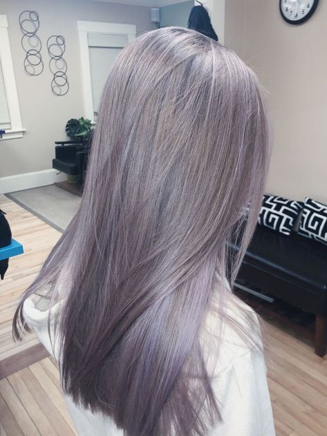 Hair Color Ideas Gray, Grey Hair Braids, Grey Hair Wig, Light Purple Hair, Korean Hair Color, Hair Color Streaks, Lavender Hair, Long Gray Hair, Hair Color Purple