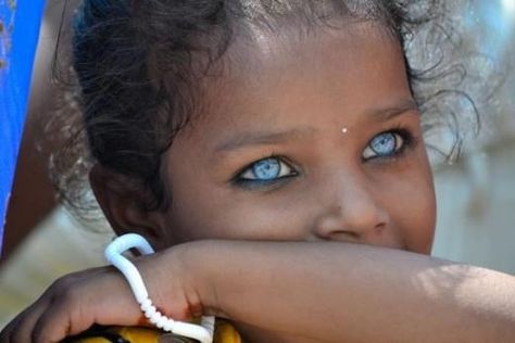 Indian/Aboriginal girl | beautiful people | Pinterest Have these eyes been photoshopped?? People With Blue Eyes, National Geographic Photo Contest, Honey Facial, Pale Blue Eyes, Kind Photo, Behind Blue Eyes, Types Of Eyes, Workout Moves, Gorgeous Eyes