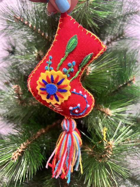 Spice up your Christmas decor with an international flair. This set of 6 handcrafted Peruvian ornaments is perfect for adding a unique touch to your tree. Also makes a perfect unique holiday gift! Peruvian Christmas Tree, Peruvian Christmas, Peruvian Decor, Felt Projects, Unique Holiday Gifts, Felting Projects, Some Ideas, Ornament Set, Beautiful Decor