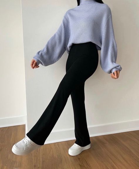 Casual Chic Outfits, High Neck Jumper, Parisian Vibes, Winter Fashion Outfits Casual, Oversized Sweaters, Everyday Fashion Outfits, Casual Day Outfits, Quick Outfits, Easy Trendy Outfits