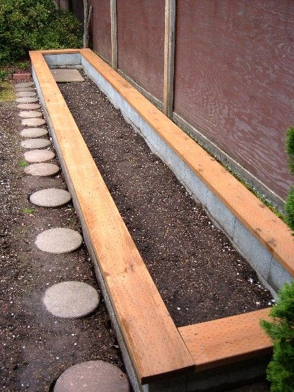 Cmu Block Garden, Raised Beds Concrete Blocks, Garden Beds Cinder Blocks, Concrete Block Planters Garden Ideas, Raised Bed Cinder Block, Raised Bed Next To House, Cement Block Flower Bed, Cement Brick Garden Bed, Copper Raised Garden Beds