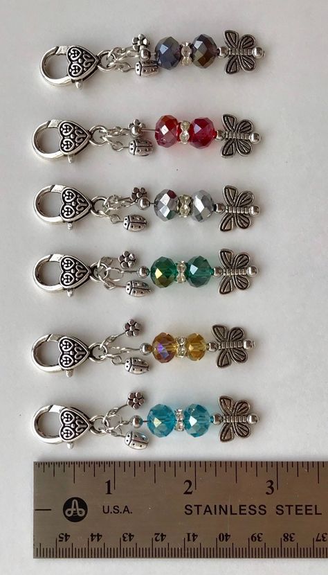 Purse Charms Diy, Butterfly Boho, Phone Craft, Keychain Beaded, Beaded Projects, Key Change, Beaded Work, Jewelry Knowledge, Boho Keychain