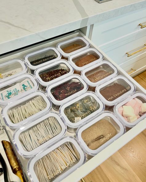 Tea Drawer Organization, Organising Kitchen, Tea Drawer, Organization Pantry, Tea Organization, Kitchen Organization Pantry, Home Organisation, Drawer Organizers, Food Container