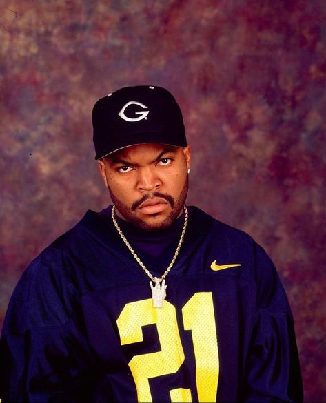 Ice Cube Concert, Hip Hop Fashion Dance, Hip Hop Concert Outfit, Ice Cube Rapper, Hip Hop Photoshoot, Rapper Costume, Rapper Travis Scott, Cube World, Hip Hop World