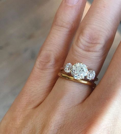 3 Stone Wedding Ring, Beautiful Wedding Rings Diamonds, Stone Wedding Ring, Three Stone Diamond Ring, Stone Wedding, Wedding Rings Halo, Gorgeous Engagement Ring, Three Stone Ring, Three Stone Engagement Rings