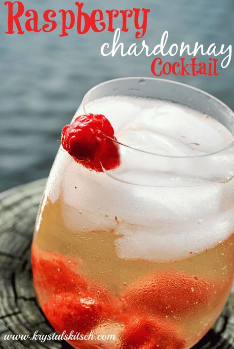 Chardonnay Sangria, Chardonnay Drinks, Easy Fruit Cocktails, Strawberry Banana Milkshake, Fruit Cocktail, Sangria Recipes, Fruit Cocktails, Wine Cocktails, Summer Refreshments