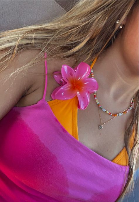 Barbie Summer, Beach Fits, Tiny Beads, Malibu Barbie, Foto Ideas Instagram, Island Girl, Summer Feeling, Flower Clip, Summer Dream