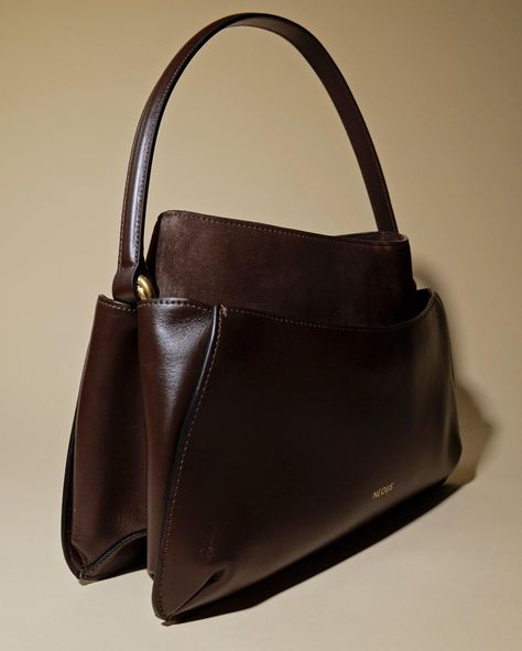 Bag Reference, Black Women Style, Luxury Shoulder Bag, My Style Bags, Italian Bags, Brown Leather Bag, Layered Design, Modern Minimalism, Brown Aesthetic