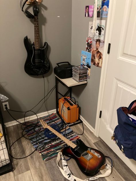 #guitar #cds #cd #cdplayer #guitarist Guitarist Room Aesthetic, Guitar Corner Bedroom, Guitarist Room, Guitar Wall Display, Music Studio Room Ideas, Jack Pop, Guitar Corner, Studio Room Ideas, Music Corner