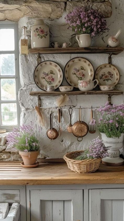 Cottagecore Dream House, Vintage Cottage House Aesthetic, Colourful Country Home, Interior Design Old House, Feminine Kitchen Ideas, German Interior Design Traditional, Clean Vintage Aesthetic, Fairy Cottage House Interior, Fairy Kitchen Aesthetic