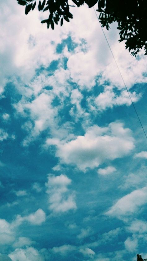 Langit Cloud Wallpaper, Samsung Wallpaper, Boxing Day, Sky And Clouds, Beautiful Sky, Screen Wallpaper, Sky Aesthetic, Iphone Wallpapers, Architecture Art