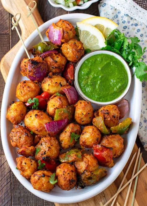 Achari Aloo Tikka is an easy Indian vegetarian appetizer using potatoes and spices. You can bake, grill, air-fry or cook it on a tawa. #Indianappetizer #tandoori #potatoes Tandoori Potatoes, Recipes For Potluck, International Appetizers, Aloo Tikka, Easy Indian Appetizers, Veg Appetizers, Vegetarian Appetizer, Indian Vegetarian Recipes, Veg Snacks