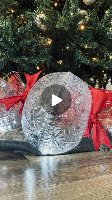 Emma Villaneda on Instagram: "Back at it again with another DIY, however this one is large and out here making a statement! 🎄🍬🎄  How adorable are these giant Christmas candies?! I love them lit up.   Materials:  - 4 large punch bowls (Dollar Tree) - 2 smaller bowls (2 pack) (Dollar Tree) - Ribbon - Fairy lights - Hot glue/glue gun - E6000  • • • •  #christmas #christmasdecor #christmastime #holiday #holidaydecor #diy #craft #homedecor #design #home #interior #homedesign #interiordesign #potterybarn #explorepage #trending #reelvideo #newreel #art #dollartree #dollarstore #creative #christmascandy #candy #unique #decorideas" Xmas Bowl Decoration, Christmas Balls In A Bowl, Punch Bowl Christmas Ornament, Punch Bowl Ornament, Diy Punch Bowl, Bowl Ornaments Christmas, Plastic Bowl Ornaments, Dollar Tree Bowls, Dollar Tree Bowl Christmas Ornament