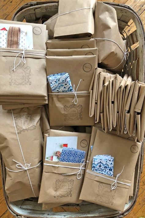 Brown Paper Packaging, Brown Paper Package, Etsy Packaging, Brown Paper Bags, Packaging Ideas Business, Handmade Packaging, Brown Paper Packages, Small Business Packaging, 카드 디자인