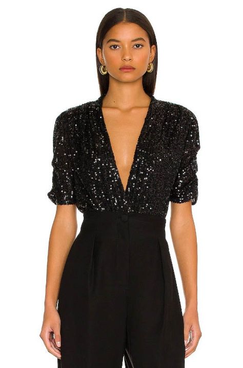 Black Glitter Top Outfit, Glitter Top Outfit Party, Glitter Tops Outfit, Glittery Outfits, White Sequin Top, Long Sleeve Sequin Top, West Coast Style, Eclectic Clothing, West Coast Fashion