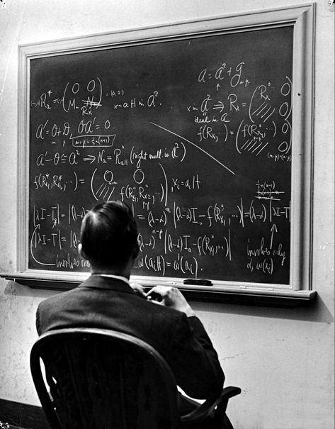 Alfred Eisenstaedt, Physics And Mathematics, Old Photography, Academic Motivation, Studying Inspo, Study Hard, School Motivation, Space And Astronomy, Life Magazine