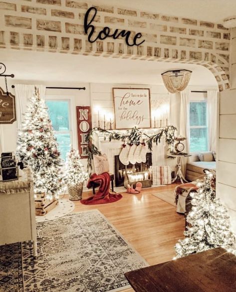 97 Farmhouse Christmas Decor Ideas For Your Home - Chaylor & Mads Farmhouse Mantle Decor, Farmhouse Christmas Decor Ideas, Christmas Entry, Christmas Vacation Shirts, Christmas Entryway, Holidays Ideas, Flocked Christmas Trees Decorated, Cozy Christmas Decor, Farmhouse Christmas Tree