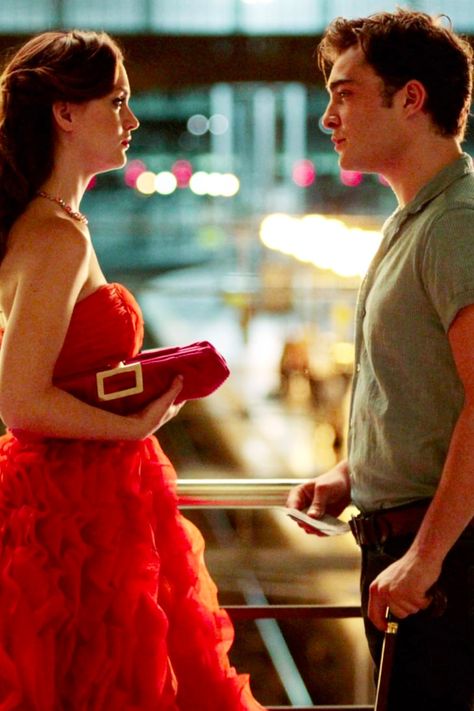 13 Books to Read If You Still Miss Gossip Girl Chuck E Blair, Chuck Y Blair, Mode Gossip Girl, Estilo Blair Waldorf, Estilo Gossip Girl, Gossip Girl Quotes, Stile Blair Waldorf, Jenny Humphrey, Gossip Girl Blair