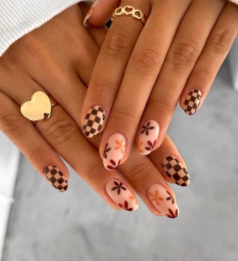 Design Ongles Courts, Fall Nails 2023, Checkered Nails, Simple Fall Nails, September Nails, Fall Gel Nails, Cute Nails For Fall, Round Nails, Nails 2023