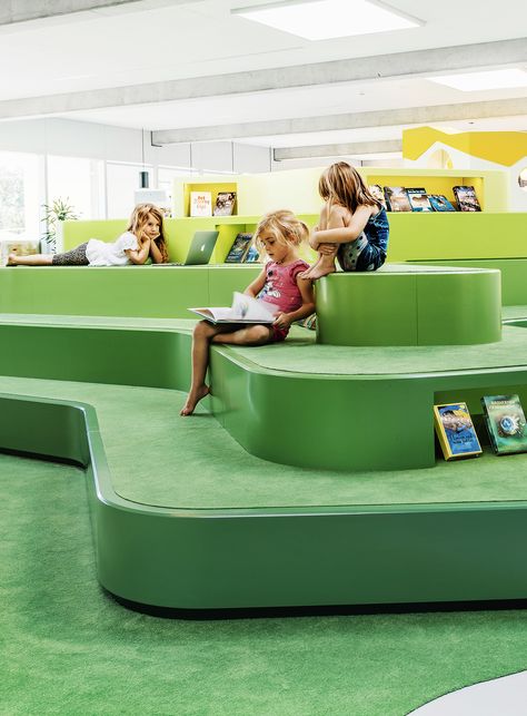 Cool Library Design, Kids Library Design, Children’s Library Ideas, Childrens Library Design, Kindergarten Library Design, Children Library Design, Library Children's Area, Library Furniture Design, Playful Interior