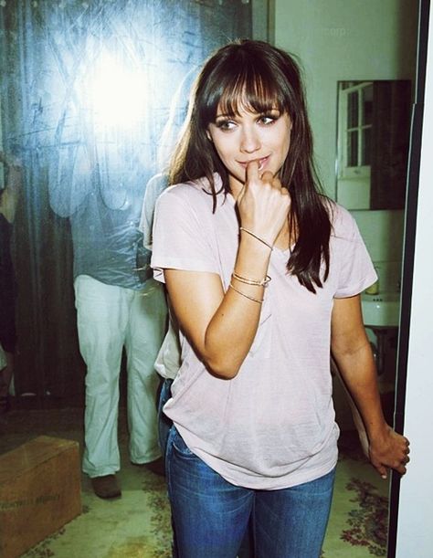 I have a pretty serious girl crush on Rashida Jones Rashida Jones, Black Photography, Girl Crushes, Famous Faces, Woman Crush, Celebrity Hairstyles, Girl Crush, Martha Stewart, Favorite Celebrities