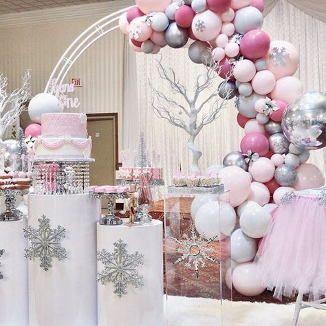 Winter Baby Shower Decorations, Winter Baby Shower Themes, Winter Onederland Birthday Party, Baby Shower Pictures, Instagram Event, Winter Shower, Onederland Birthday Party, Winter Wonderland Birthday, Baby Birthday Dress