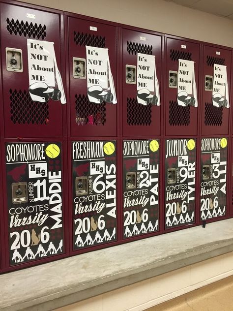 Softball Locker Room Ideas, Locker Decorations For Sports, Sports Locker Decorations, Football Locker Signs, Basketball Locker Decorations, Volleyball Locker Decorations, Locker Room Decorations, Magnets Crafts, Football Locker Decorations