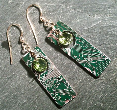 Motherboard Jewelry, Recycling Accessories, Circuit Jewelry, Hardware Jewelry Diy, Waste Jewelry, Computer Jewelry, Electronic Jewelry, Circuit Board Art, Hardware Art