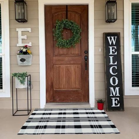 Small Front Porch Decor, Small Front Porch Decorating, Apartment Rugs, Porch Kitchen, Kitchen Entry, Rug Black And White, Black And White Rug, Porch Mat, Front Porch Makeover