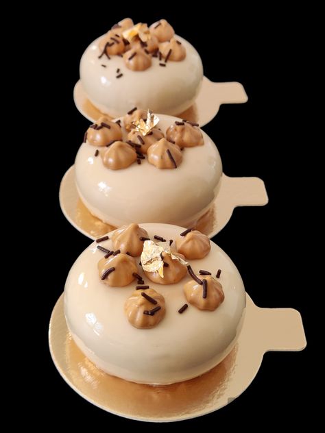 Mini Entremet, Patisserie Fine, Fancy Desserts, No Cook Desserts, Mini Desserts, Fruit Desserts, Summer Desserts, High Tea, No Bake Desserts