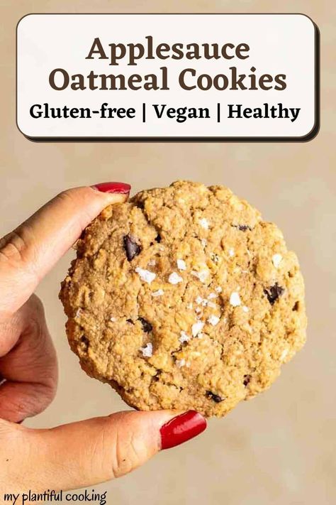 Soft and chewy, these vegan applesauce chocolate chips oatmeal cookies are a great wholesome treat to have around! Easy to make, and are ready in 20 minutes. They are naturally gluten-free and oil-free too. Vegan Gluten Free Fall Cookies, Vegan Recipes With Applesauce, Vegan Applesauce Cookies, Cookies Using Applesauce, Gluten Free Applesauce Cookies, Gluten Free Vegan Cookie Recipes, Wfpbno Desserts, Wfpb Cookies, Plant Snacks