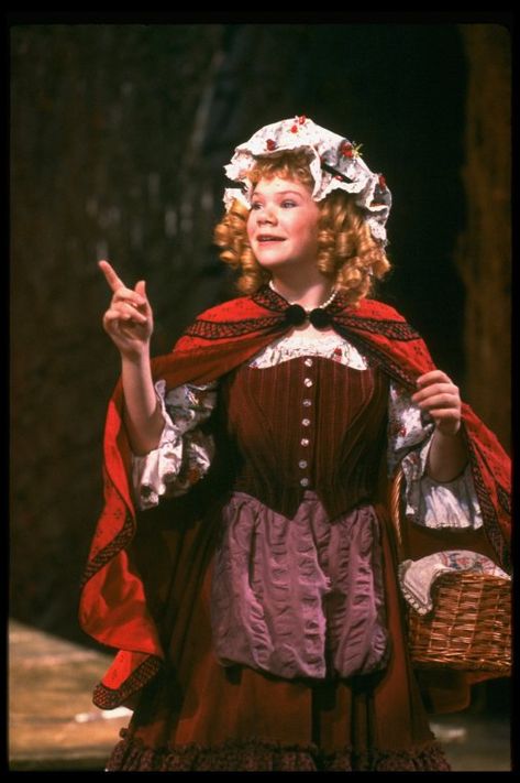 Little Red Into The Woods, Into The Woods Musical, The Globe Theatre, Musical Theatre Costumes, Modern Theatre, Globe Theatre, Broadway Costumes, Broadway Stage, Rave Costumes