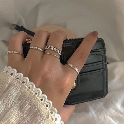 Hands With Rings, Prom Rings, Hand Jewelry Rings, Silver Jewlery, Aesthetic Rings, Hand Rings, Formal Jewelry, Jewelry Accessories Ideas, Chunky Rings