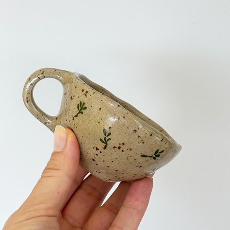 ☕️ Delight in every sip with this small handmade floral espresso, cappuccino, and Turkish coffee cup. Crafted from high-quality stoneware, this charming cup features a delicate floral design, perfect for adding a touch of elegance to your coffee routine. Whether you're enjoying a quick espresso or a leisurely cappuccino, this versatile cup enhances the experience. Ideal as a unique gift for coffee lovers or as a special addition to your own collection, this handcrafted piece combines functionali Espresso Cups Ceramic, Ceramic Espresso Cups, Pottery Coffee Mugs, Small Coffee Cups, Ceramic Cafe, Espresso Mug, Turkish Coffee Cups, Cappuccino Mugs, Cappuccino Coffee