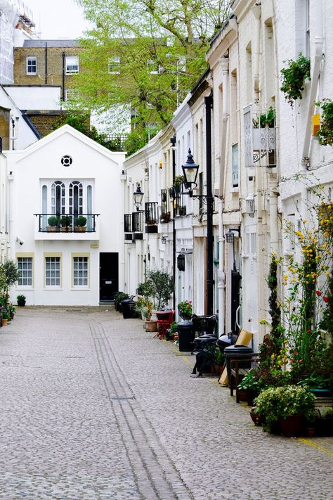 Looking for some hotspots to fill your feed with cute houses? Let’s go through a virtual tour of Best Mews in London! Mews House London | London Mews House | Mews Houses London | Mews Houses In London | Mews In London | Kynance Mews London | Royal Mews London | London Royal Mews | St Luke Mews London | Warren Mews London | Spring Mews London | Bathurst Mews London | Mews Street London | Stanhope Mews London | Queen’s Gate Mews London | Albion Mews London | Holland Park Mews | Best Chocolate Bundt Cake Recipe, Kynance Mews, Best Chocolate Bundt Cake, London Mews House, Chocolate Bundt Cake Recipe, Houses In London, London Real Estate, Cute Houses, London Queen