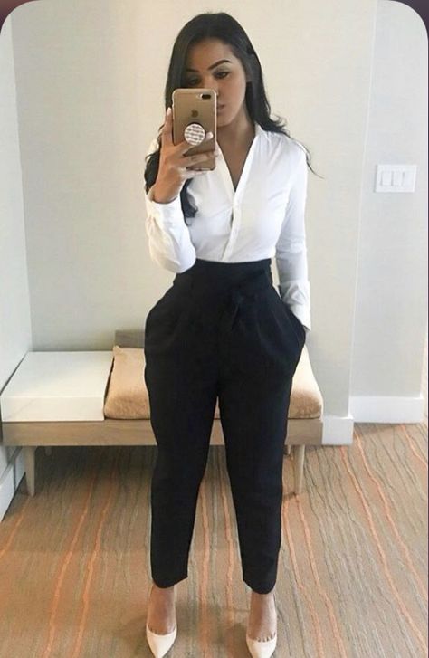 Karla Zuniga, Interview Attire, Formal Women, Fashionable Work Outfit, Professional Work Outfit, Office Wardrobe, Business Outfits Women, Women Business, Classy Work Outfits