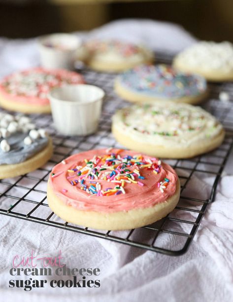 Cream Cheese Cut-Out Sugar Cookies, these have so much flavor and the cream cheese helps keep them soft! Cream Cheese Sugar Cookie Recipe, Pizza Sugar Cookie, Cookies And Cups, Cream Cheese Sugar Cookies, Pastel Cupcakes, Cream Cheese Cookies, Cutout Sugar Cookies, Snacks Für Party, Keto Cookies