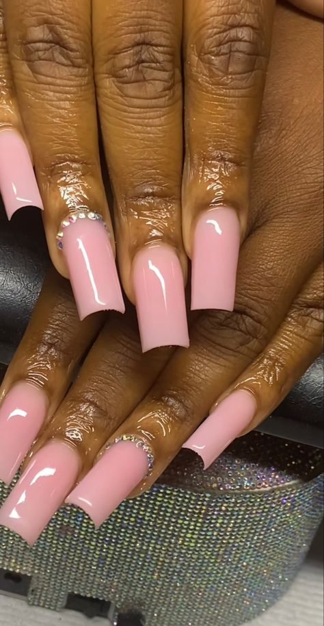 Blush Pink Nails Prom, Natural Pink Acrylic Nails Short Square, Pink Medium Square Nails, Basic Fall Acrylic Nails, Square Nails One Color, Simple Nail Inspo Square, Plain Pink Acrylic Nails, Summer Nails Square Medium, Salmon Pink Nails