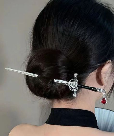 Hairpin Hairstyle, Witchy Hair, Celtic Hair, Gothic Hairstyles, Retro Girls, Women Diy, Hair Sticks, Hair Ornaments, Pretty Jewellery