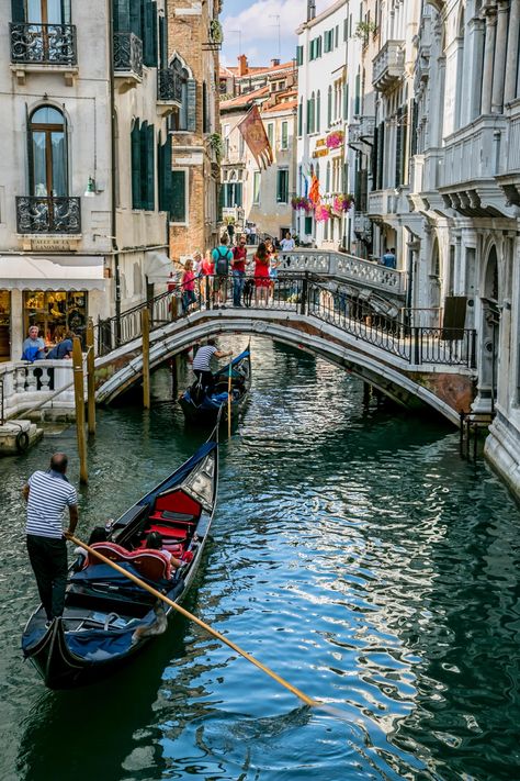 Venice Canals Italy, Affluent Lifestyle, Venice Things To Do, Venice Italy Hotels, Venice Guide, Canal City, Venice Italy Photography, Venice Photography, Sicily Travel