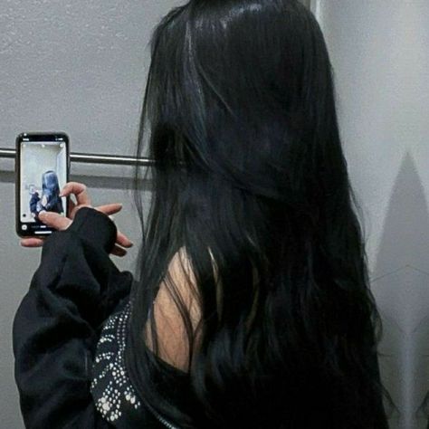 Black Hair Aesthetic, Black Hair Extensions, Girls With Black Hair, Discord Pfp, Mia 3, Long Black Hair, Hair Inspo Color, Aesthetic Hair, Long Black