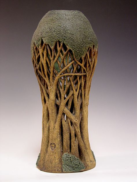 Linda Nowell Silver Kiln - Love the little heart on the bark. Ceramic Nature, Monumental Sculpture, Ceramic Trees, Vases Design, Carved Tree, Tree Vase, Ceramic Style, Beginner Pottery, Design Circle