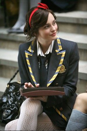 Blair Waldorf classy blazer Gossip Girl Hairstyles, Mode Gossip Girl, Estilo Blair Waldorf, Estilo Gossip Girl, Blair Waldorf Outfits, Blair Waldorf Gossip Girl, Stile Blair Waldorf, Blair Waldorf Style, Jenny Humphrey