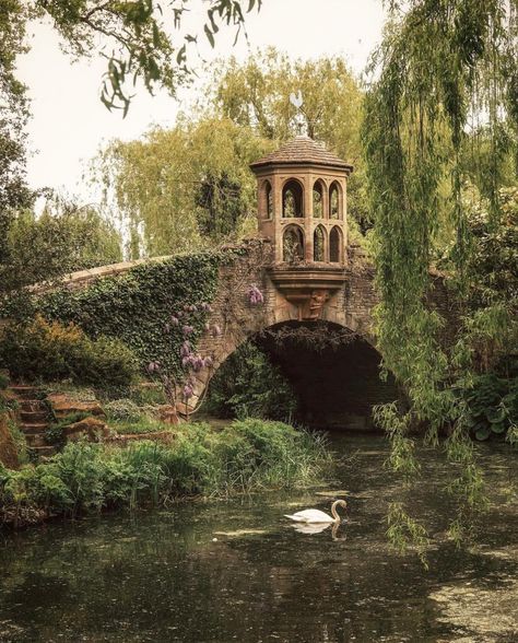 Enchantment of an English garden… 📍Dunsborough Park, an English country estate set upon 100 acres located just outside London in Ripley… | Instagram Peaceful Village Aesthetic, Wales Landscape, Arquitectura Wallpaper, Voyage Europe, Enchanted Garden, Country Estate, Jolie Photo, English Countryside, Country Gardening