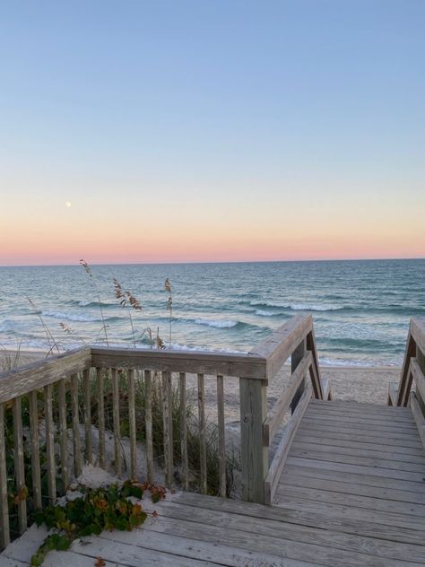 Beach House Aesthetic, Summer Beach House, Dream Beach Houses, Coastal Life, Dream Beach, Summer 24, Summer Dream, Florida Keys, Beach Town