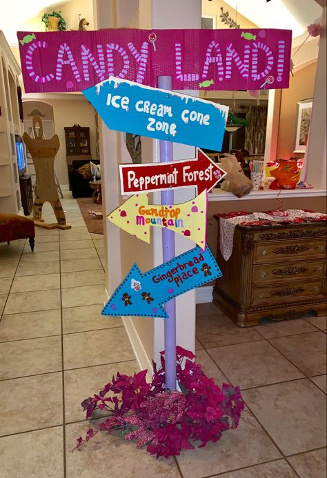 Candy Land Sign, Candy Theme Classroom, Diy Candyland, Candy Land Decorations, Candy Themed Party, Candy Land Birthday Party, Candy Birthday Party, Gingerbread Christmas Decor, Candy Land Christmas Decorations