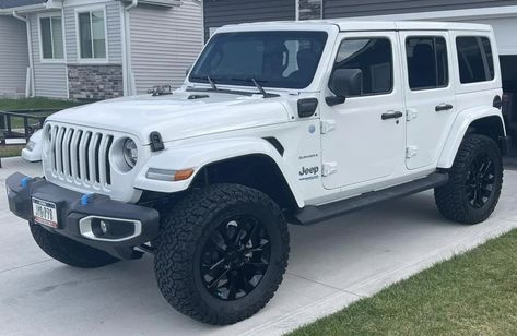 2016 Jeep Wrangler Unlimited Sahara, Jeep Wrangler Sahara 2023, White Keep Wrangler, Lifted White Jeep, 2024 Jeep Wrangler, Jeep Sahara Unlimited, White Jeep Wrangler Unlimited, Jeep Wrangler White, Jeep Aesthetic